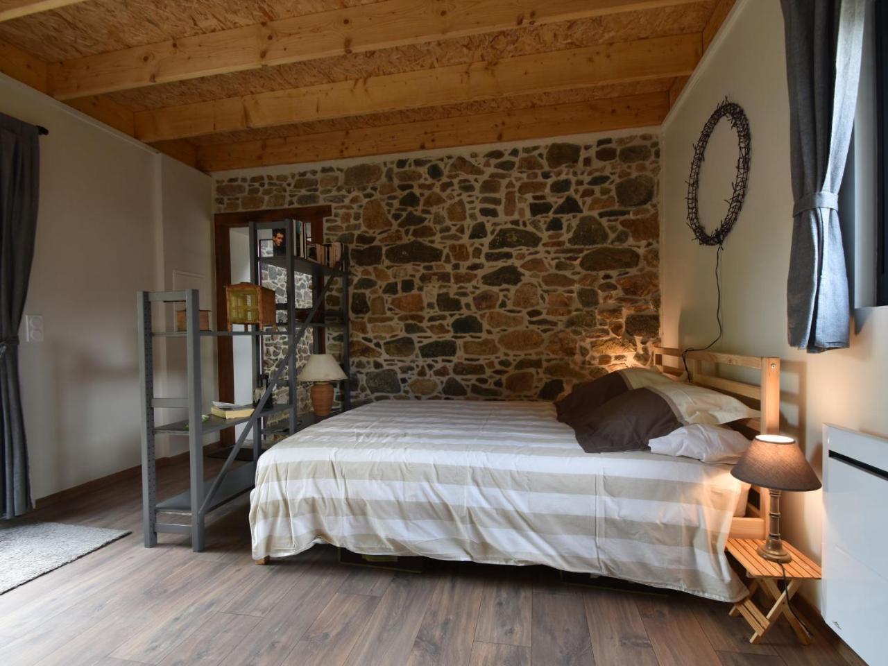 Breton Stone House In Saint Gilles Les Bois Villa Exteriör bild